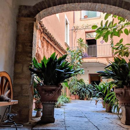 Casa Di Chiara Hostel Crotone Exterior photo