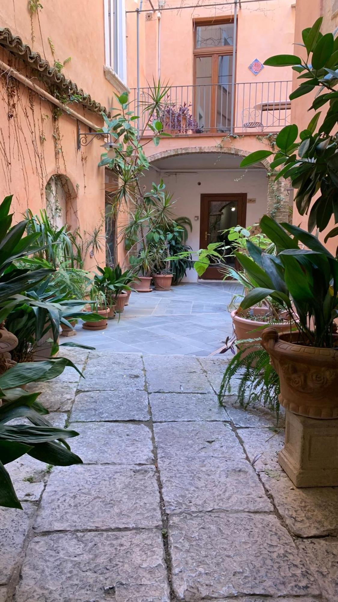 Casa Di Chiara Hostel Crotone Exterior photo