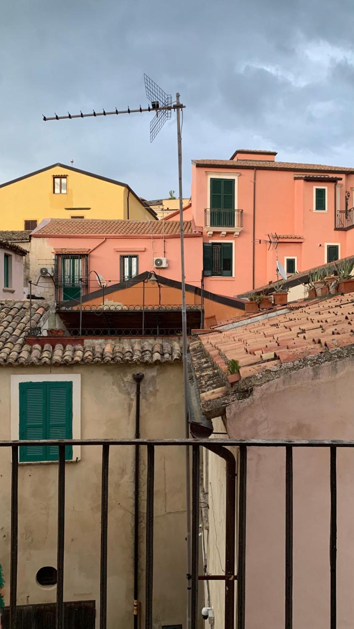 Casa Di Chiara Hostel Crotone Exterior photo