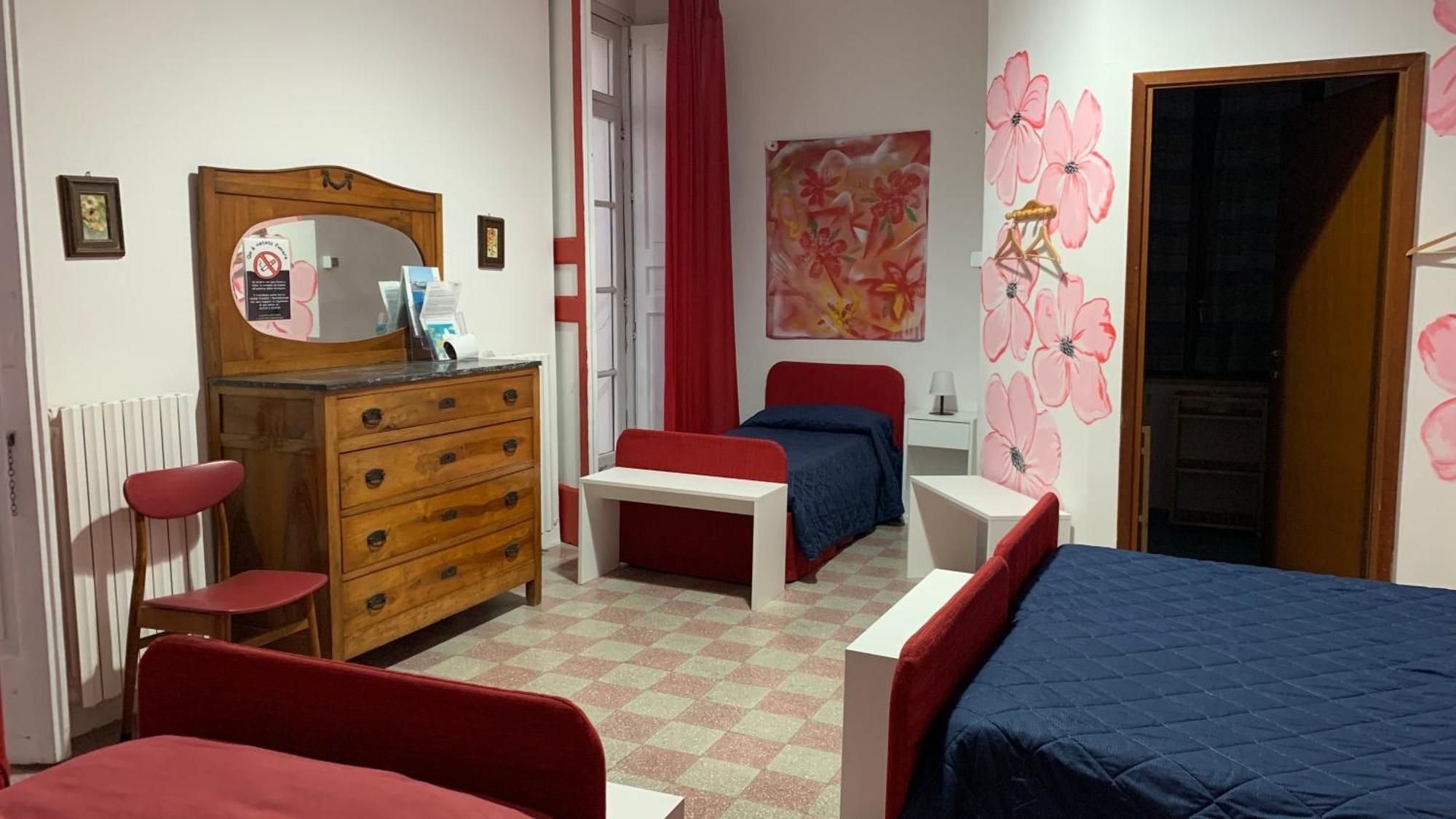 Casa Di Chiara Hostel Crotone Exterior photo